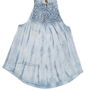 Light Blue Sleeveless Women's Top